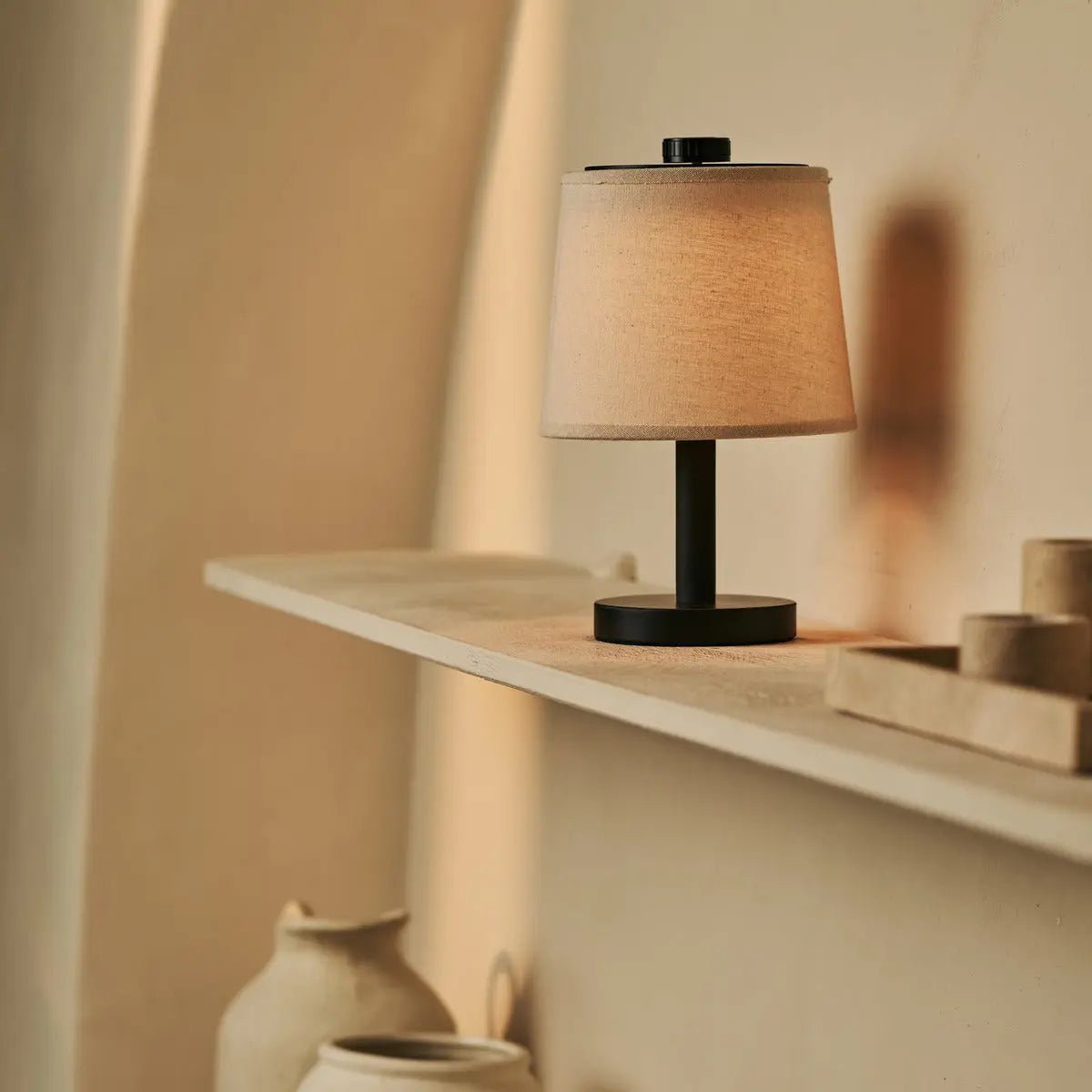 Rover Zwarte Houten Oplaadbare Tafellamp
